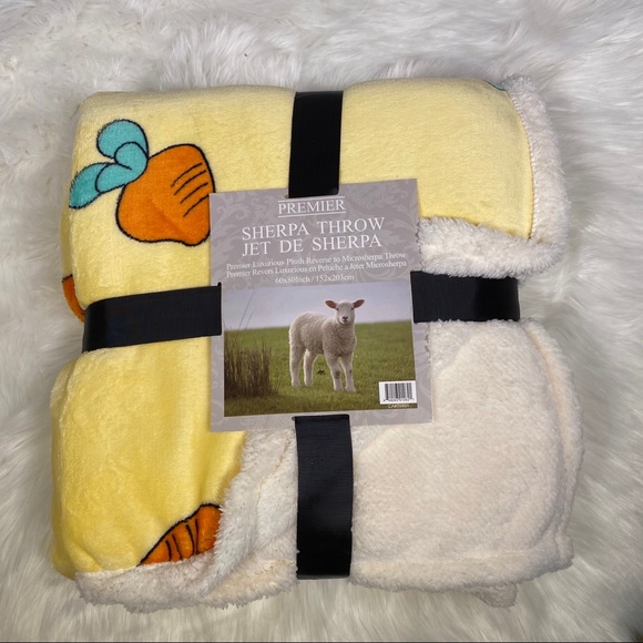 Kate & Co. Other - ✨SALE✨Carrot Micromink Sherpa Throw